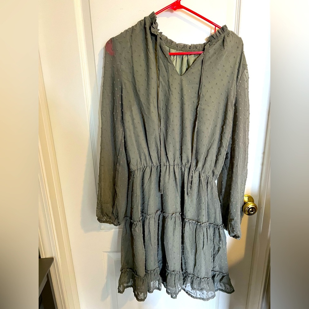 Olive green Dokotoo dress. Size M. Never worn before.